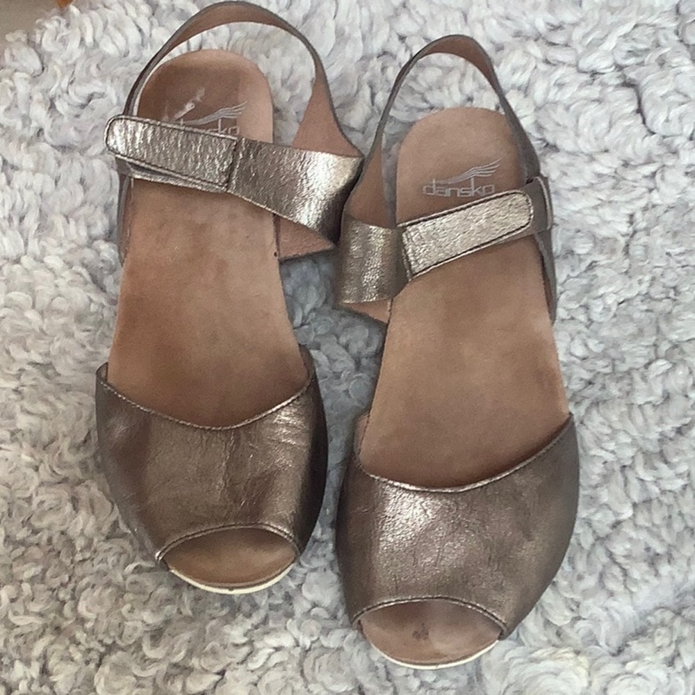 DANSKO SANDALS W 39 EUC PEWTER